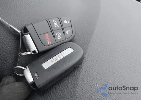 2017 Jeep Grand Cherokee Altitude 4X4 из США, поврежденный, VIN 1C4RJFAG3HC744897